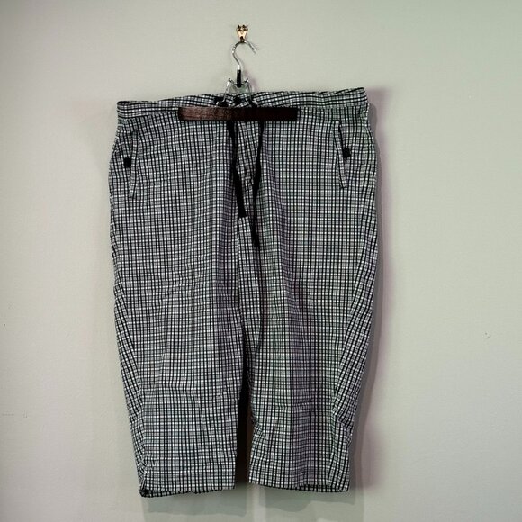 Size 22 Avenue Stretch Capris - Picture 1 of 4